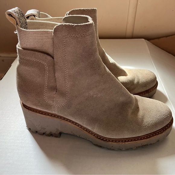 Dolce Vita Shoes - Dolce Vita Rielle Chelsea Heel Boots/Ankle booties Size 8
